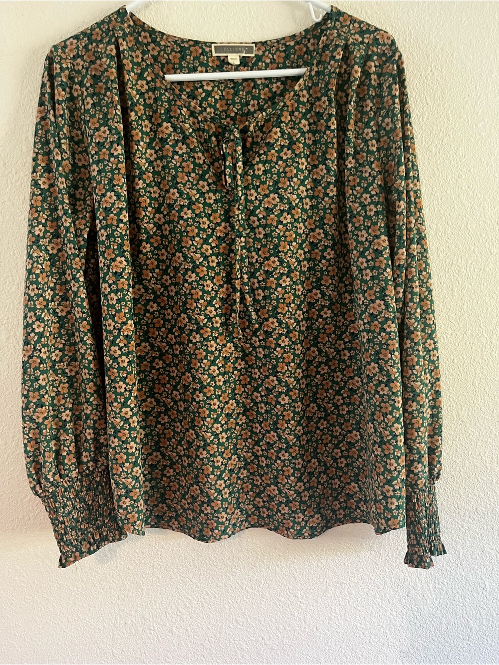 Pleione Green Floral Tie-Neck Blouse with Peach Print L business casual